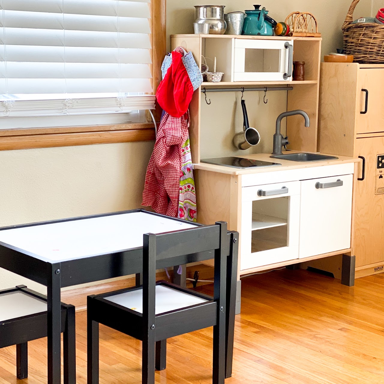 Play kitchen